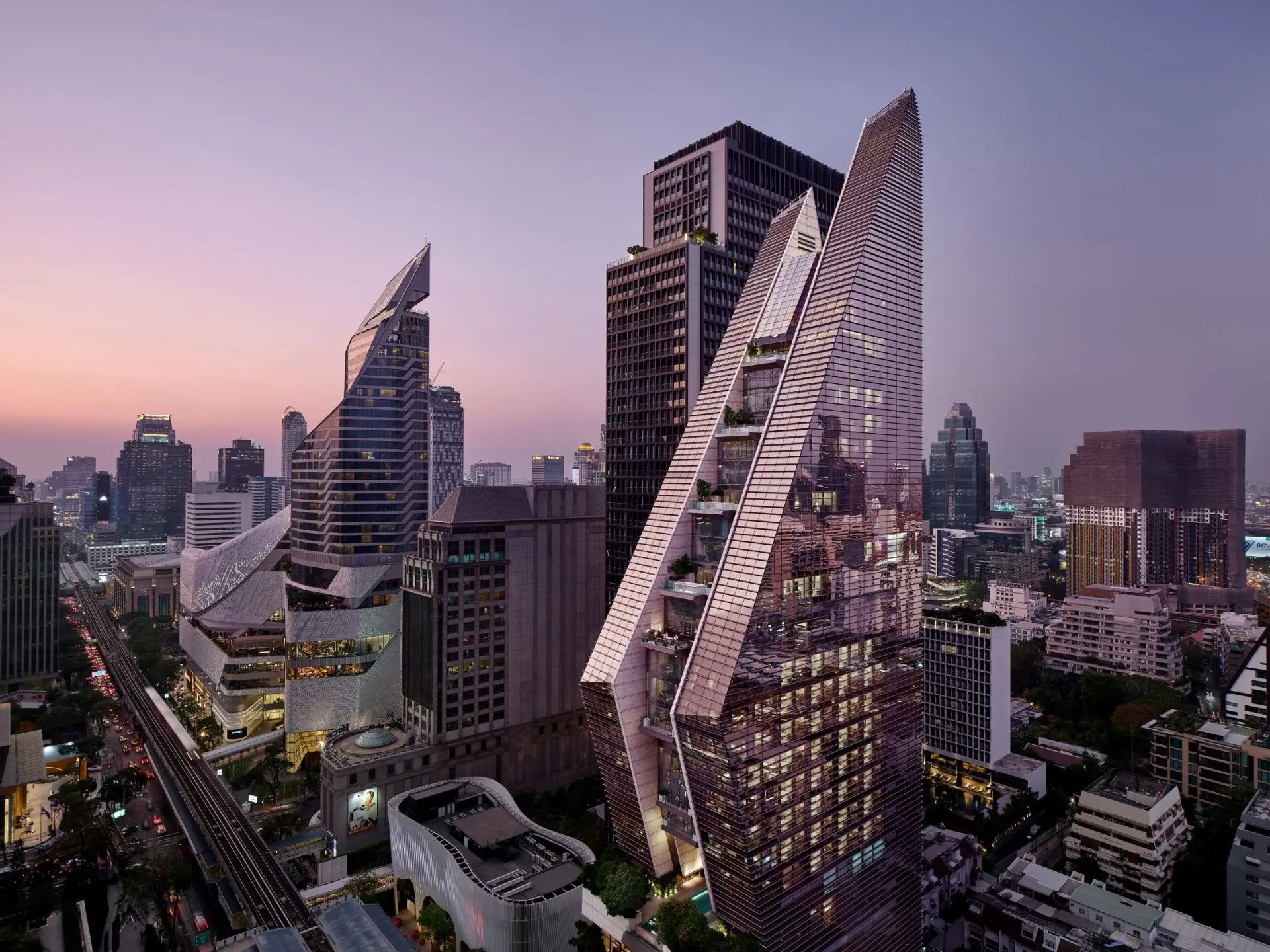 RWBKK_Exterior_Facade