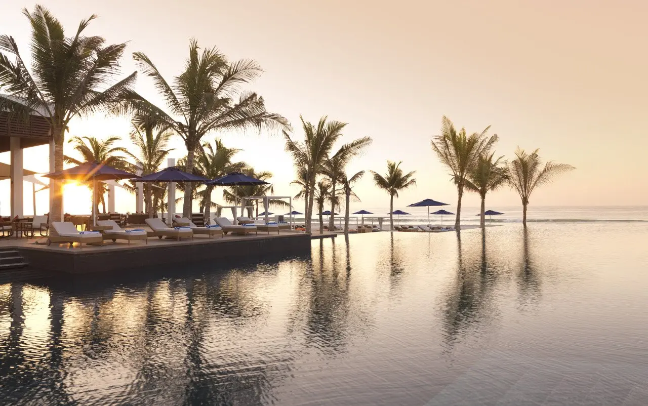 Al_Baleed_Resort_Salalah_By_Anantara_Pool_View_Beach_Pool_Sunrise