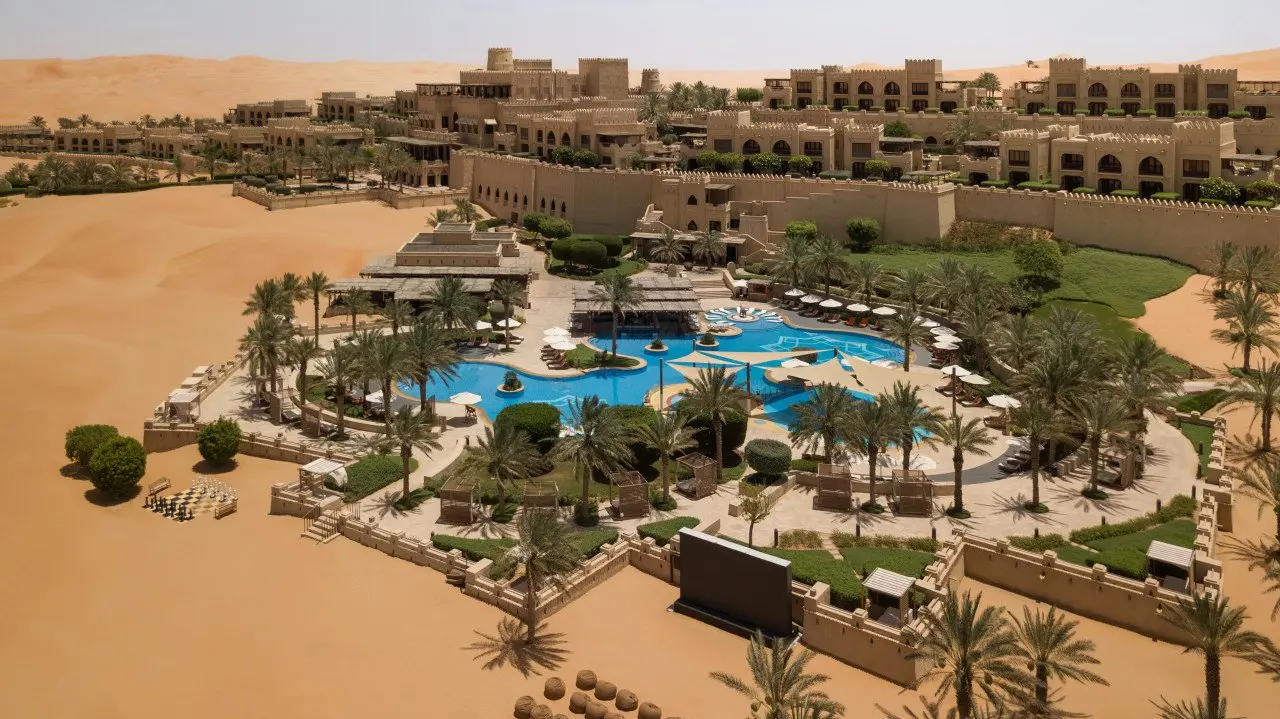 Qasr_Al_Sarab_Desert_Resort_by_Anantara_Exterior_View_Aerial_View_Resort