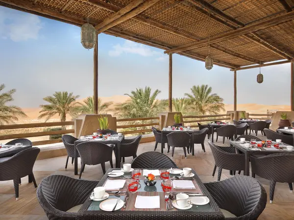 Qasr_Al_Sarab_Desert_Resort_by_Anantara_Restaurant_Al_Waha_Restaurant_Terrace