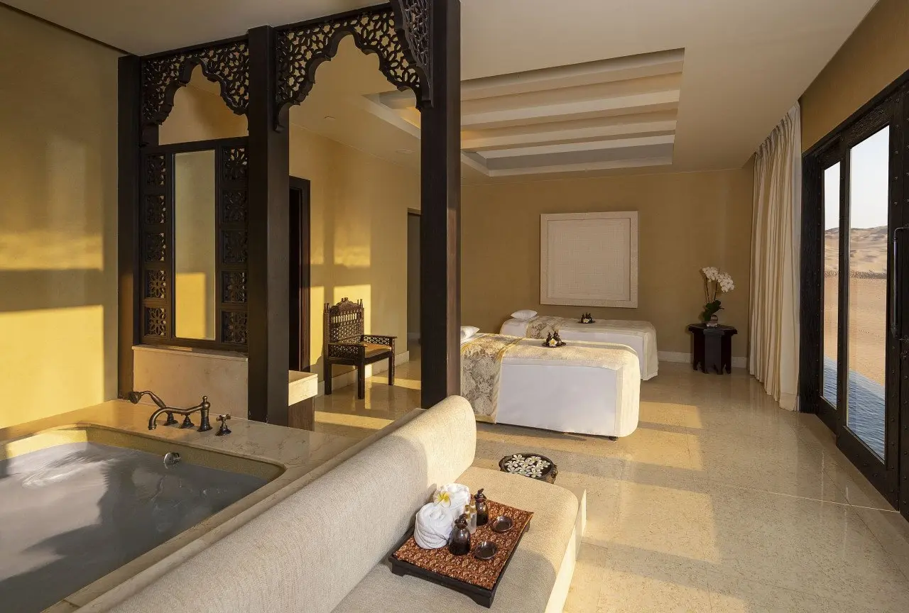 Qasr_Al_Sarab_Desert_Resort_By_Anantara_Property_Amenity_Spa_Treatment_Room_Jacuzzi