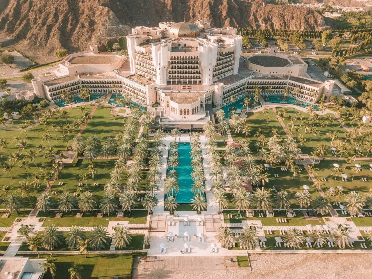 al-bustan-palace-a-ritz-carlton-hotel-exterior-view-5