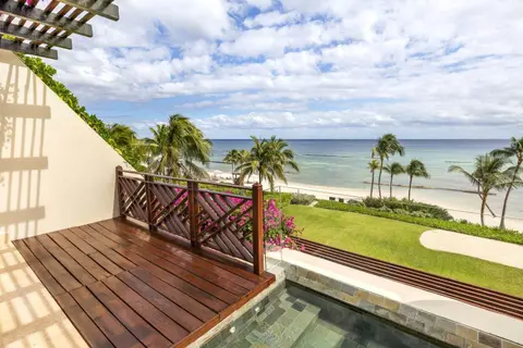 Grand Class Suite Oceanfront