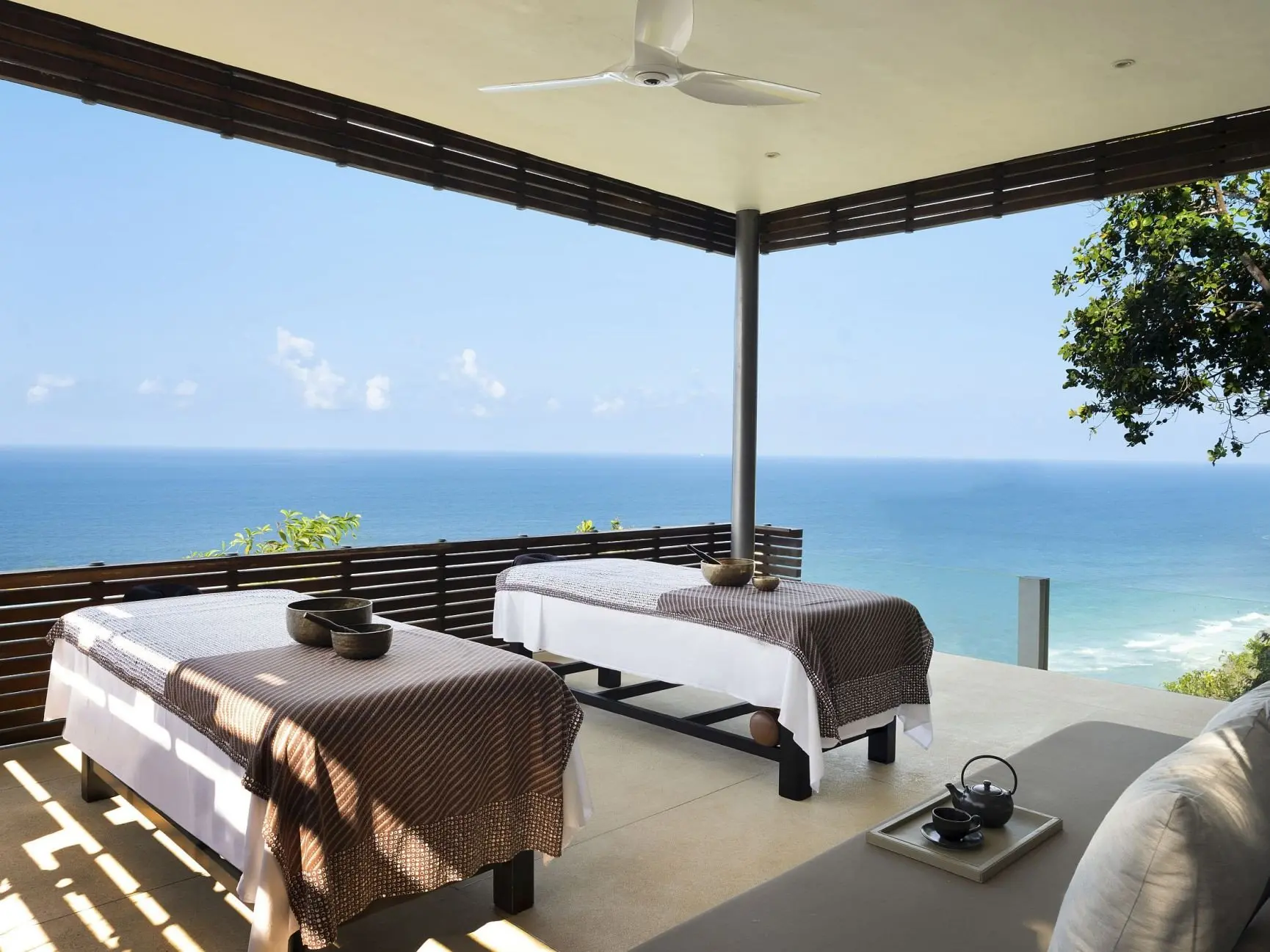 Alila Villas Uluwatu - Cliff Edge Spa Cabana 2