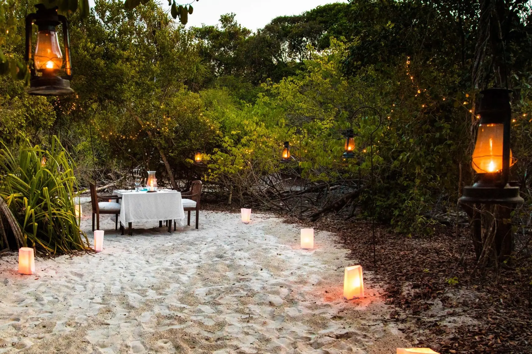 Zanzibar-Mnemba-island-guest-delight-Private-dinner-on-the-beach