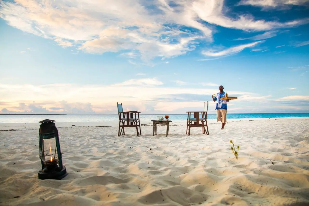 Zanzibar-Mnemba-island-guest-delight-Sundowners-on-the-beach