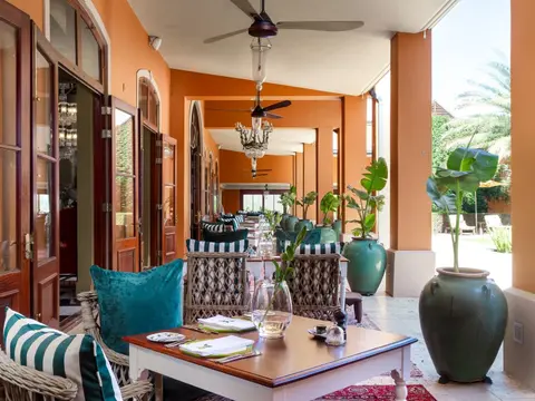 La Residence Dining 11