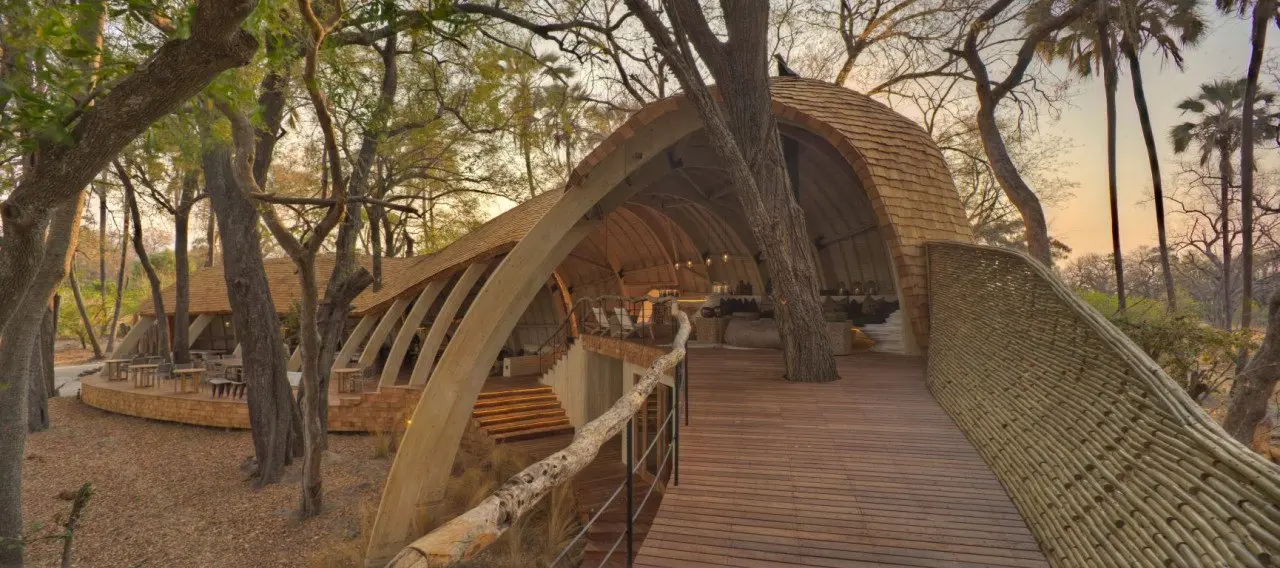 Botswana-Sandibe-Guest-Area-walk-in-area