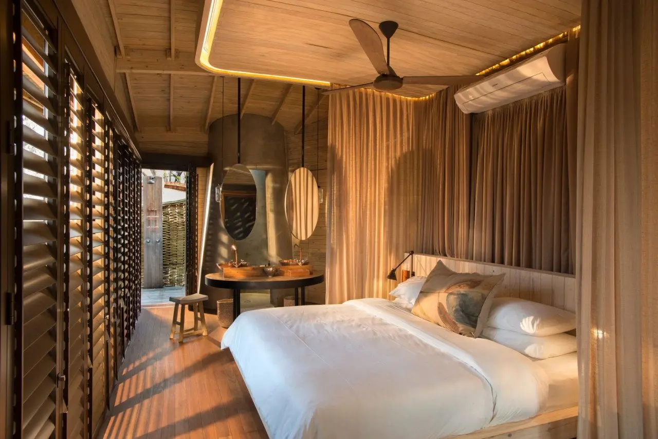 Botswana-Sandibe-Suite-bedroom-area