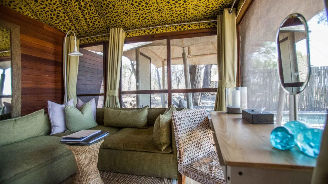 Botswana-Xaranna-Tented-Suite-bedroom-sitting-area