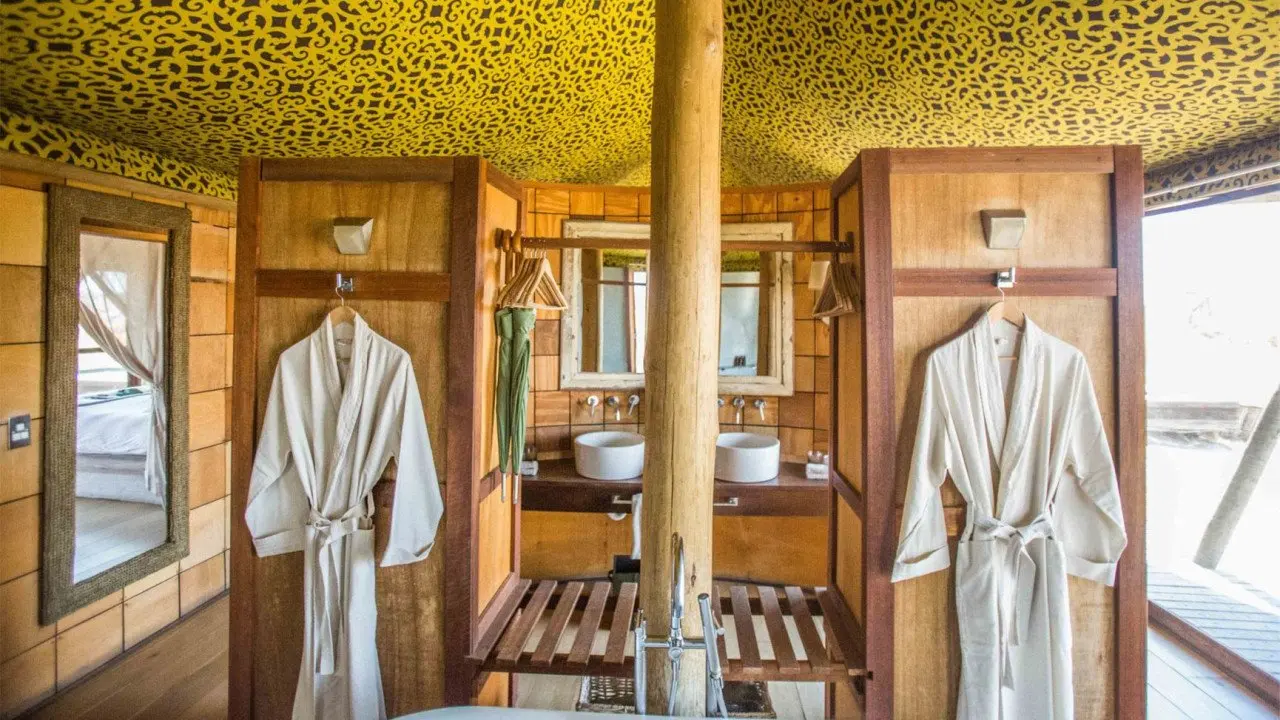 Botswana-Xaranna-Tented-Suite-bedroom-ensuite-bathroom