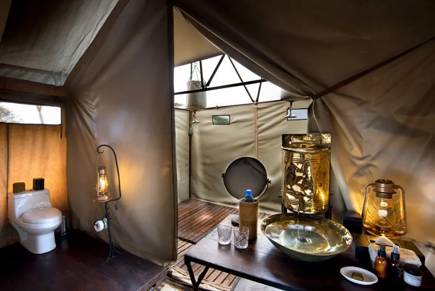 Tanzania-Serengeti-Under-Canvas-SUC-Room-Tent-bathroom-basin-toilet-shower