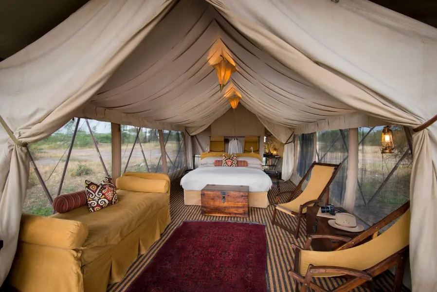 Tanzania-Serengeti-Under-Canvas-SUC-Room-Family-Tent-bedroom-3