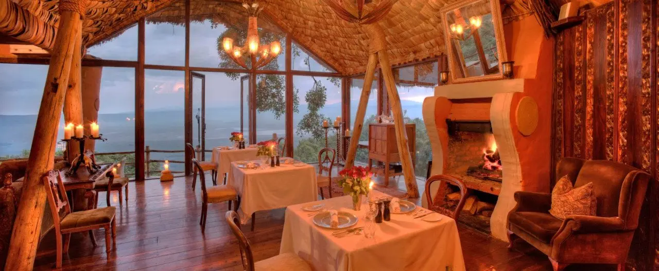 Tanzania-Ngorongoro-Crater-Lodge-Guest-area-Tree-Camp-dining-area-2