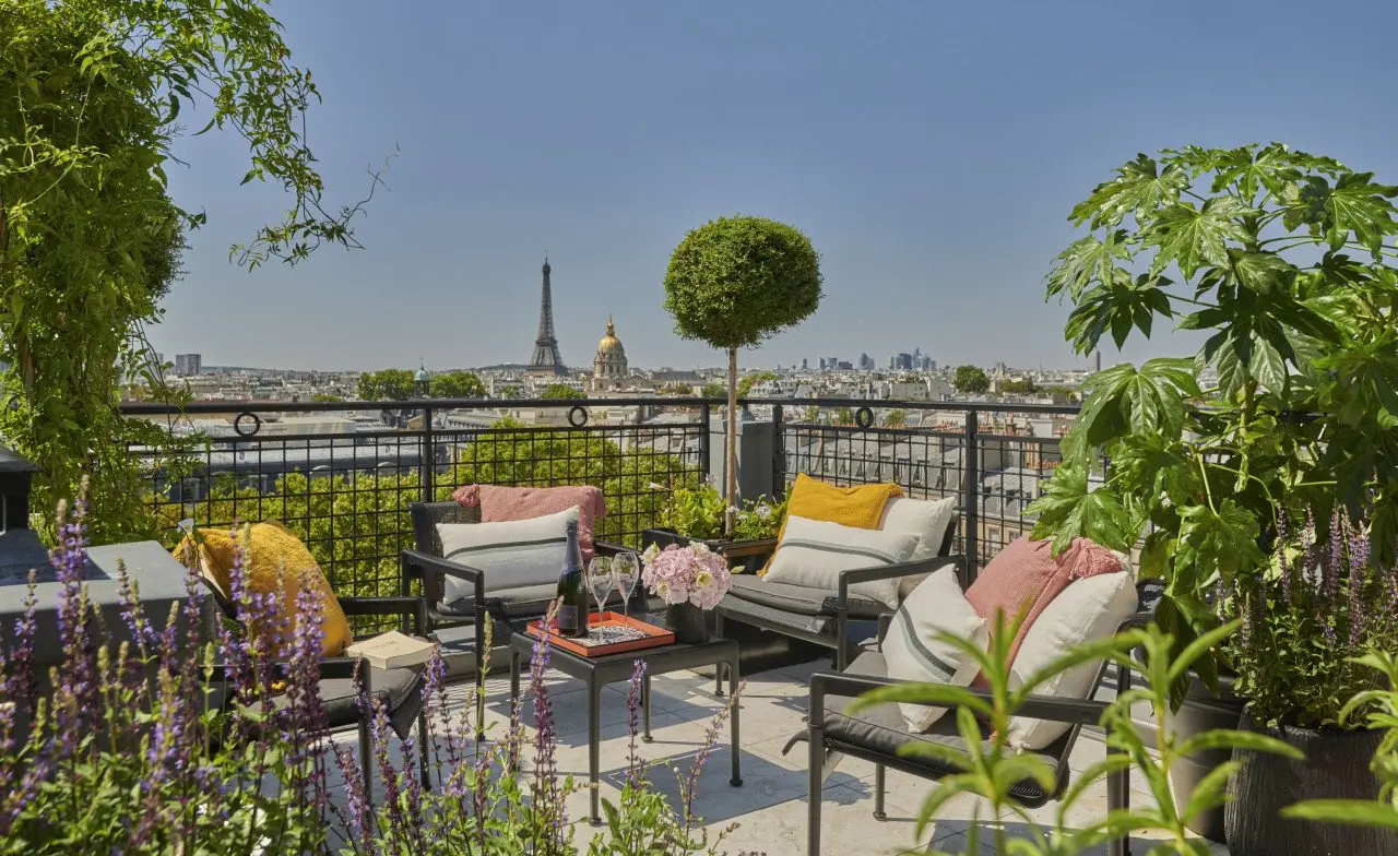 The Eiffel Penthouse(1)