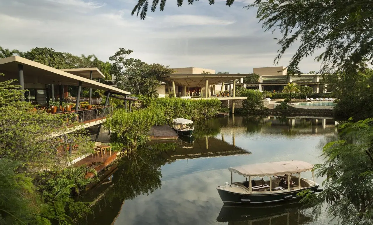 Rosewood_Mayakoba_Lagoon