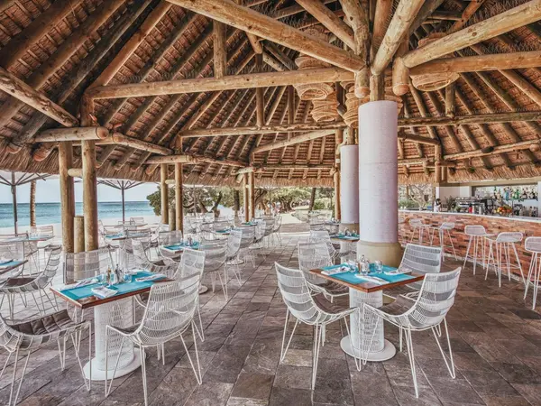 La_Pirogue_Restaurants_Le_Morne_Beach_Bar_5.JPG