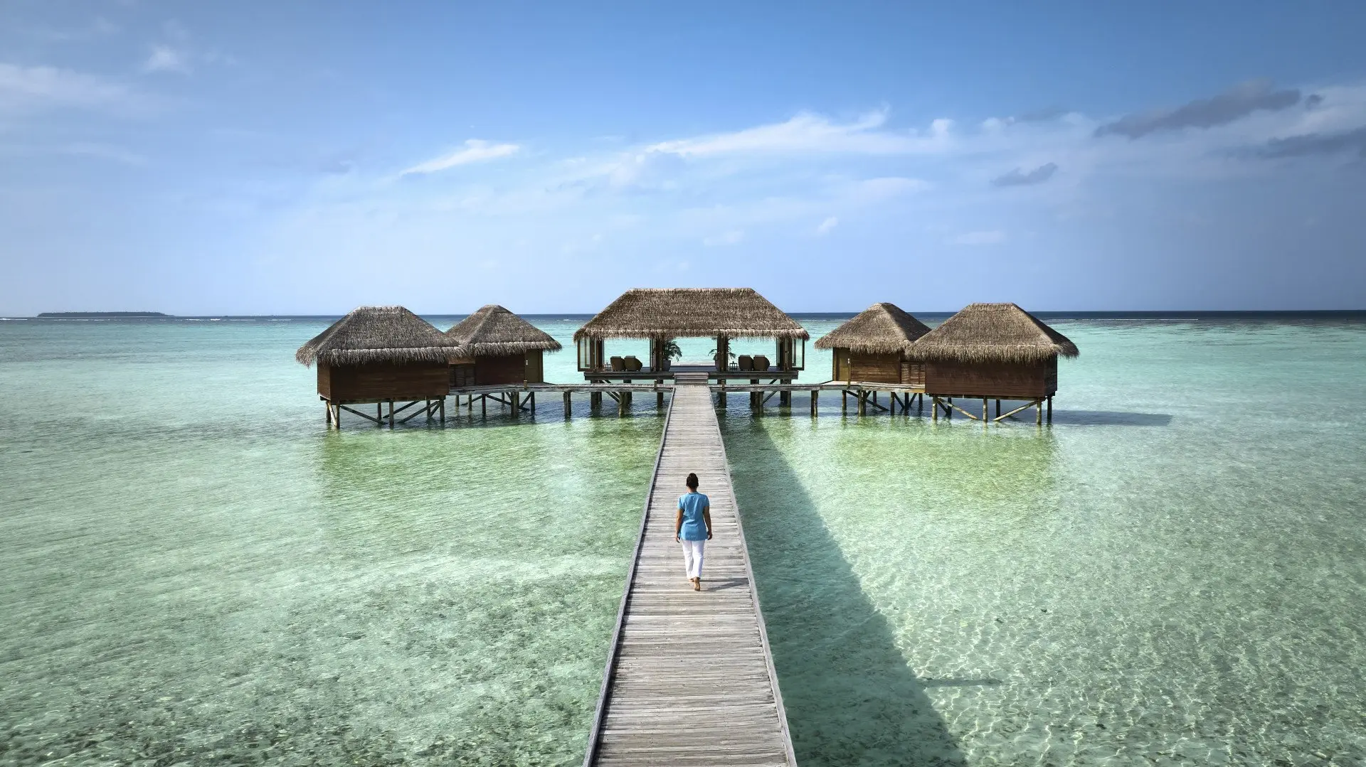 ConradMaldives_TheOverWaterSpa_Entrance_SpaTerapist_JohnAthimaritis_3_HighRes