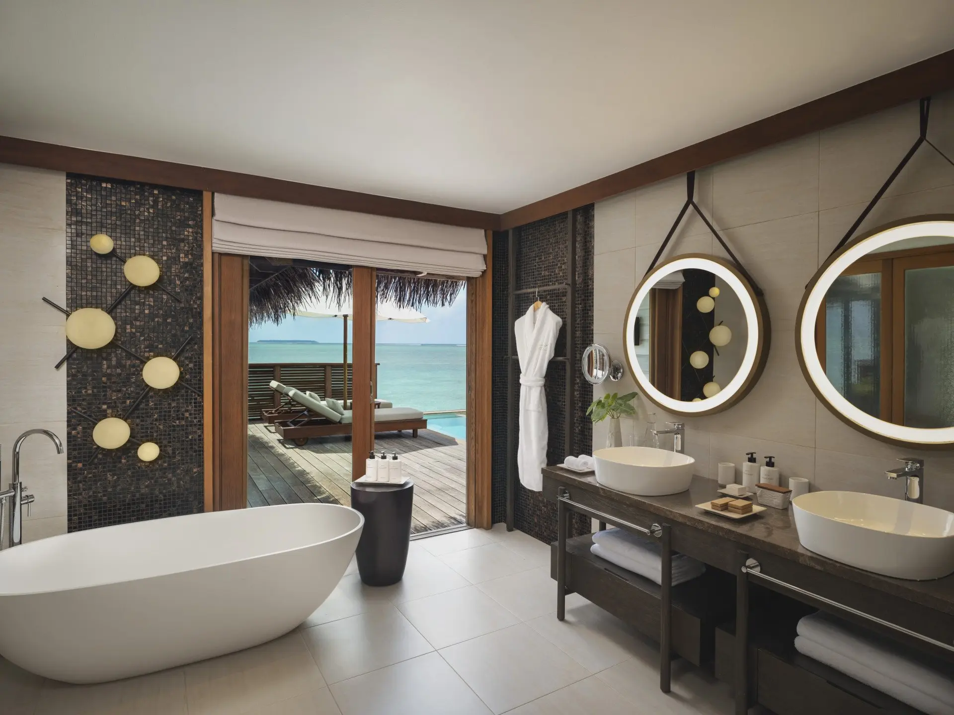 ConradMaldives_SunsetWaterVillaWithPool_Bathroom_JA_HighRes