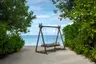 dh-ihuru-beachfront-jetpool-villa-swing-03_edit