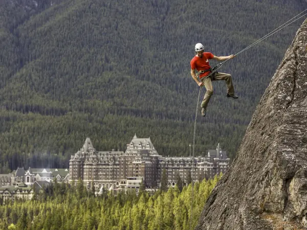 small©Banff & Lake Louise Tourism_Paul Zizka
