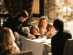 small_CWR_Wildflower_Lifestyle_NO EXP_Damian Blunt (5)