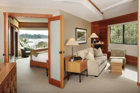 small_Beachcomber Suite Room 29 Kyler Vos (1)