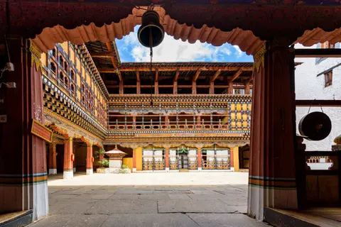 small_Rinpung-Dzong,-Houses-the-district-Monastic-Body-and-government-administrative-offices-of-Paro-Dzongkhag,-Paro-Dzong,-Bhutan-1244592357_5691x3799