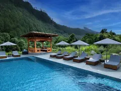 small_Bhutan-Punakha-River-Lodge-Pool _2_