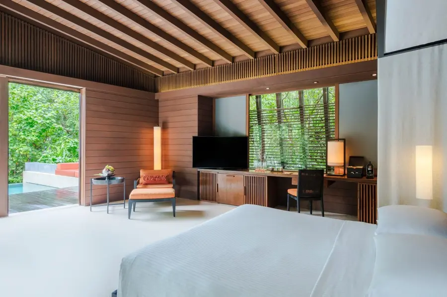 MLDPH_P321_Beach_Access_Pool_Villa_Bedroom