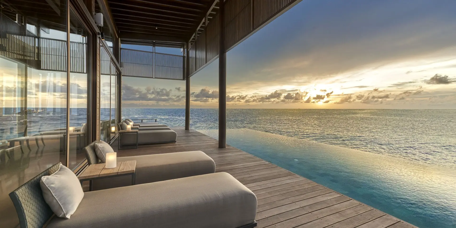 KIAALI-RESIDENCE-Infinity-Pool-Sunset