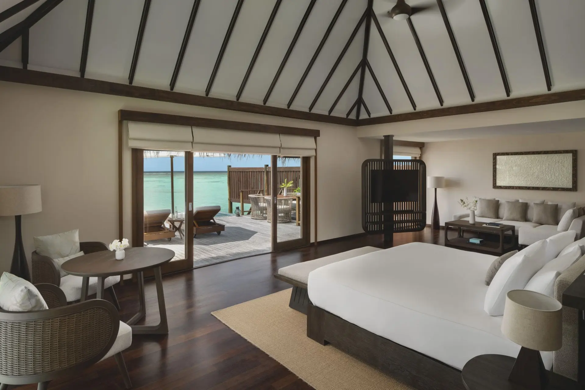 Conrad Maldives__PremiereWaterVillaWithPool_Bedroom_JA_2_HighRes