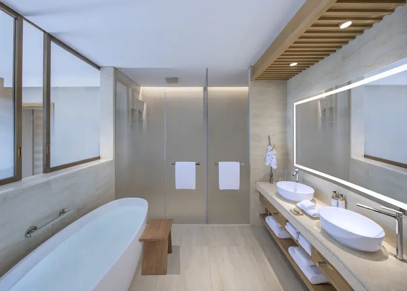 Anantara_Mina_Al_Arab_Ras_Al_Khaimah_Resort_Guest_Room_Deluxe_Garden_Terrace_Room_King_Bathroom_Side_View