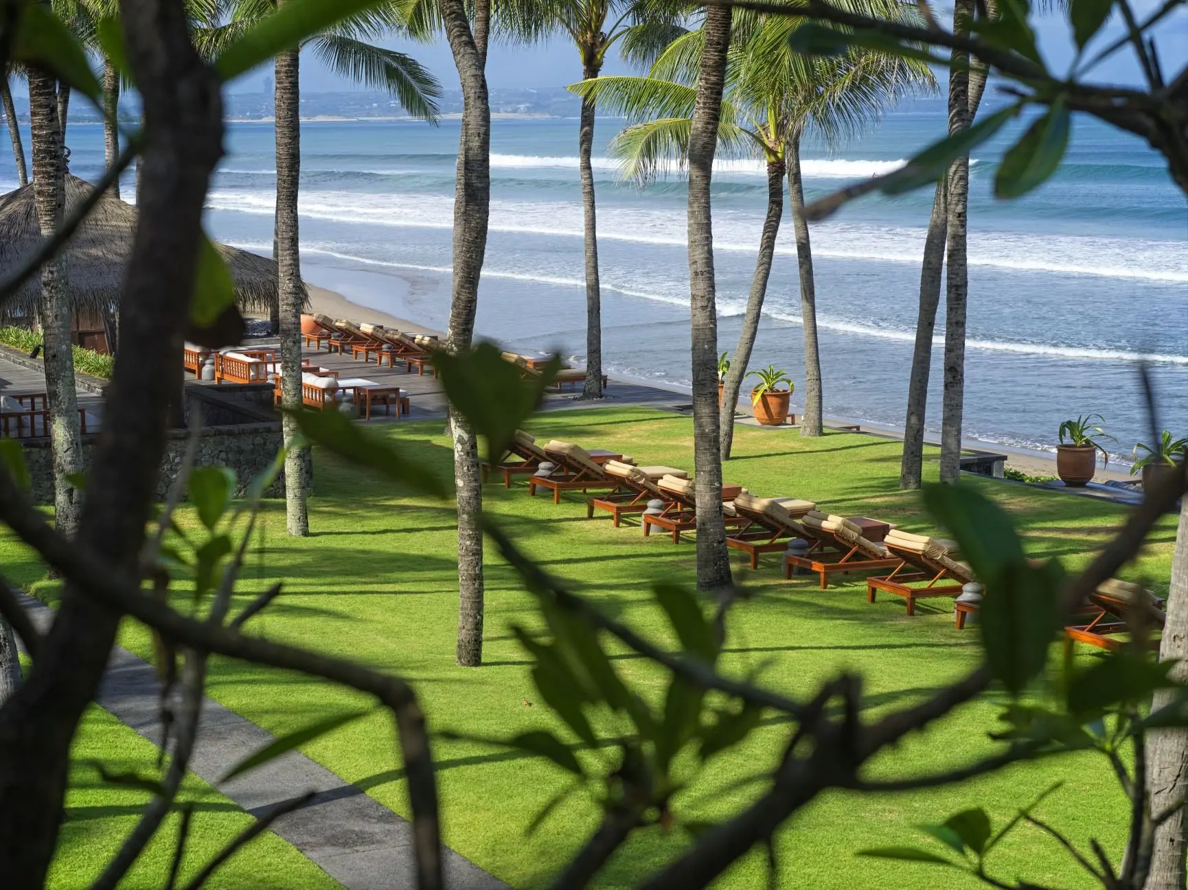 Garden & Beach View