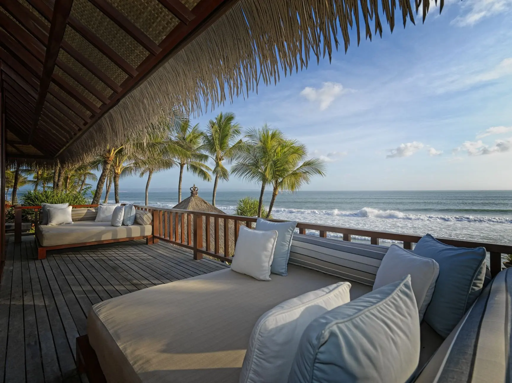 The Beach House - Balcony with View