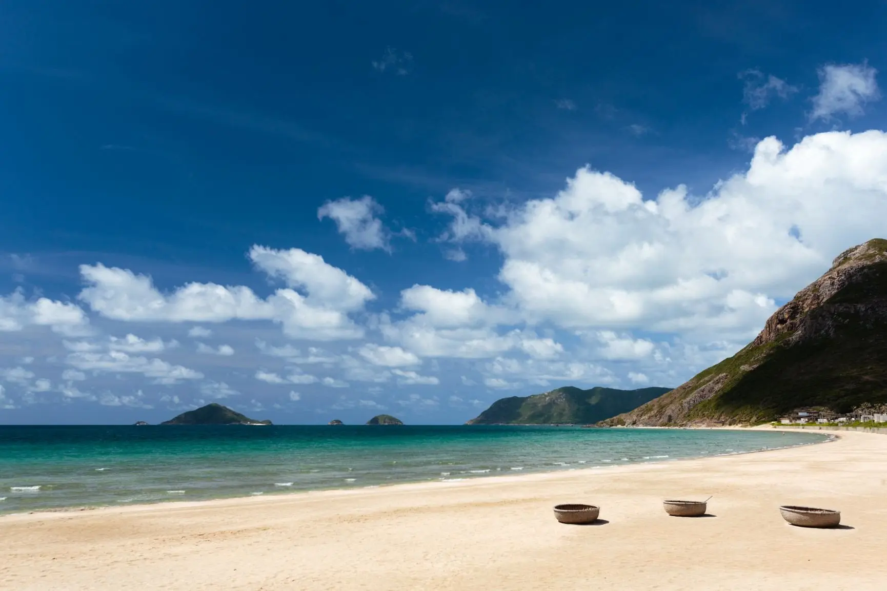 Con Dao Beach Clam Collecting