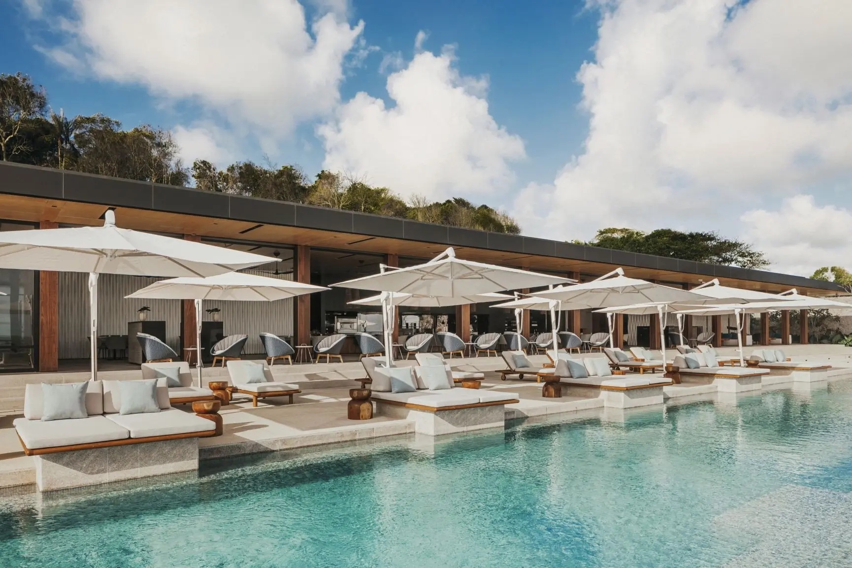 OO_DC_BeachClub_Pool_Loungers_Umbrellas_Reataurant-0592_MASTER