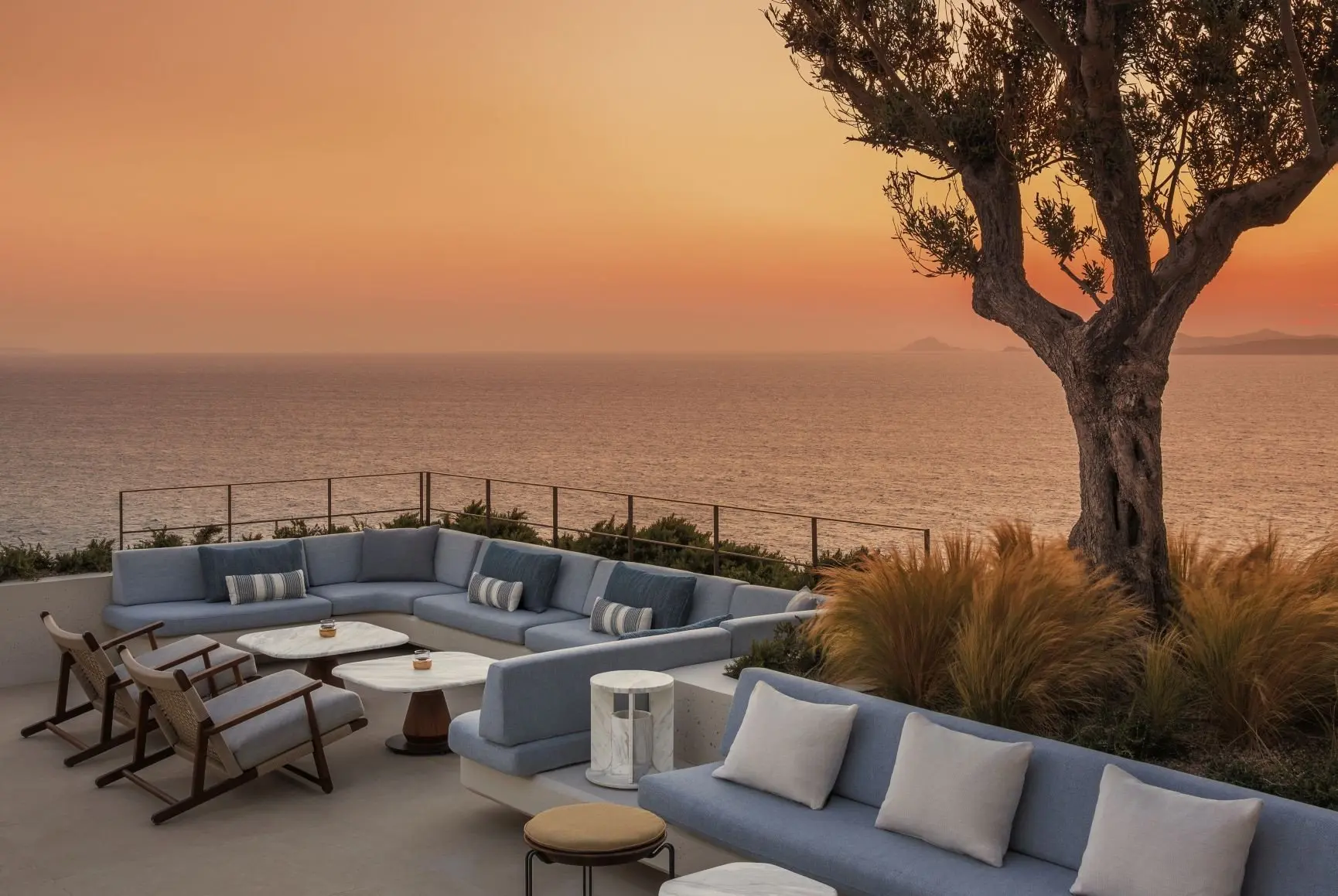 One&Only_Kéa_Island_P2_One&Only_Kéa_Island_P2_F&B_Kosmos_Bar_Balcony_Sunset_0964_MASTER