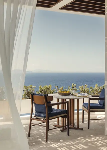 One&Only_Kéa_Island_P2_311_One_Bedroom_Panoramic_Side_Pool_Table_Vignette_4391_MASTER