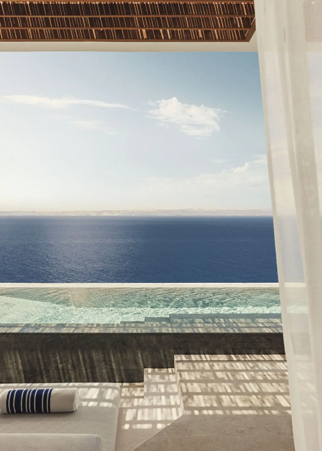One&Only_Kéa_Island_P2_210_One_Bedroom_Panoramic_Front_Pool_Inside_Outside_6540_MASTER