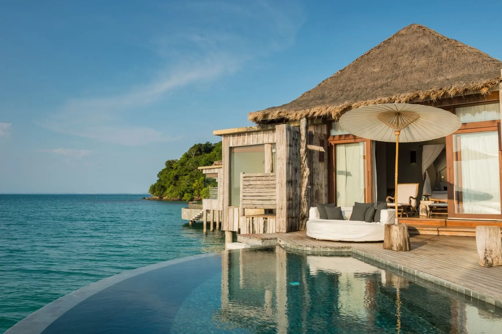 Reto-Guntli-overwater-villa-interior-song-saa-private-island-2015-8