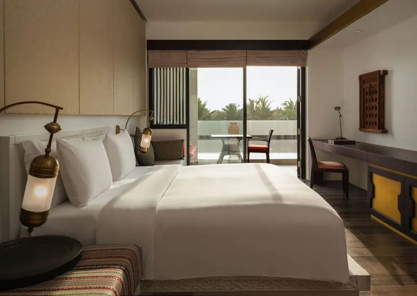 Al_Baleed_Resort_Salalah_By_Anantara_Guest_Room_Deluxe_Room_Bedroom_King_Bed