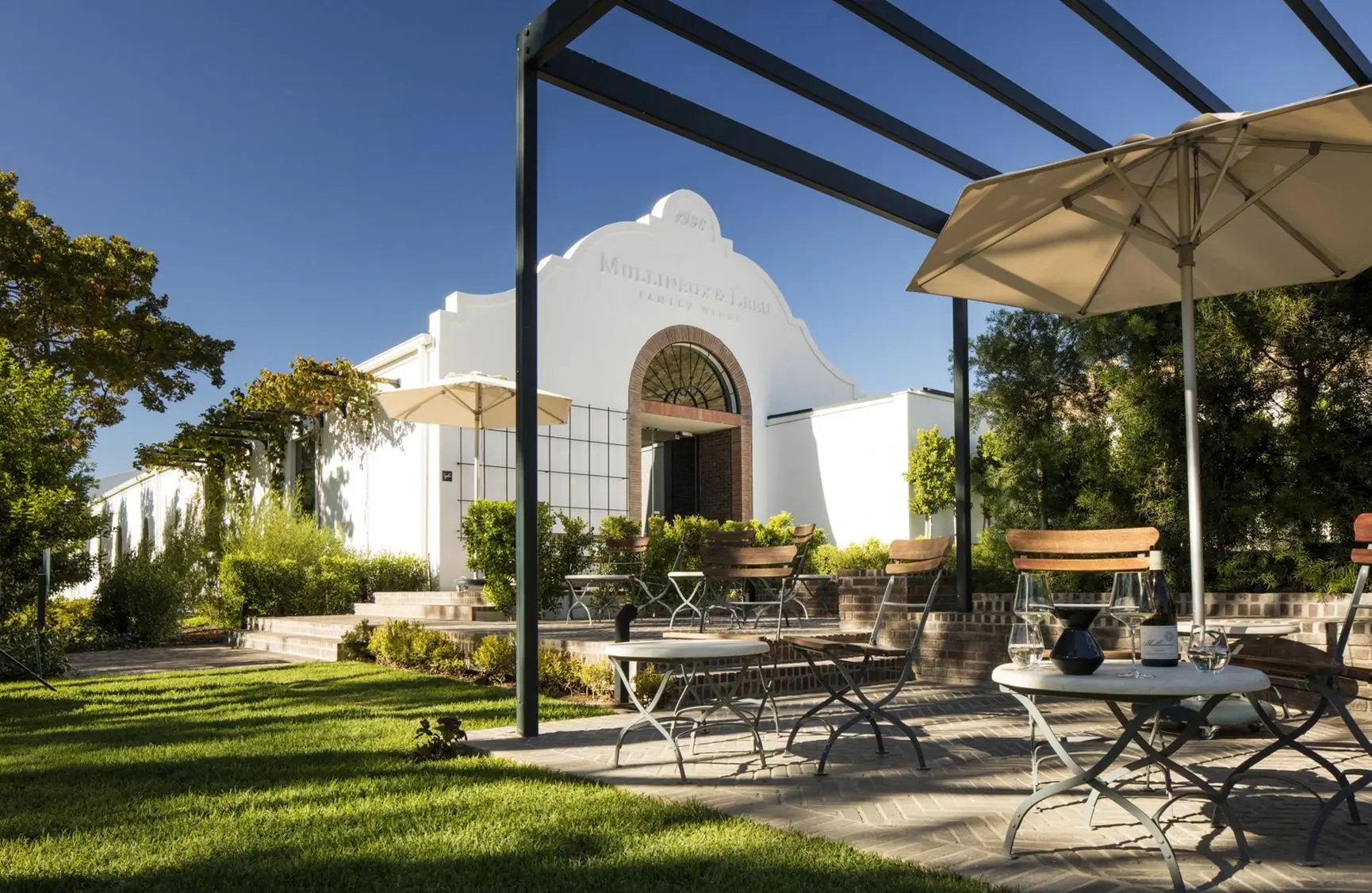Leeu_Estates___Mullineux_and_Leeu_Family_Wines___Leeu_Passant__Wine_Studio_Exterior (2)