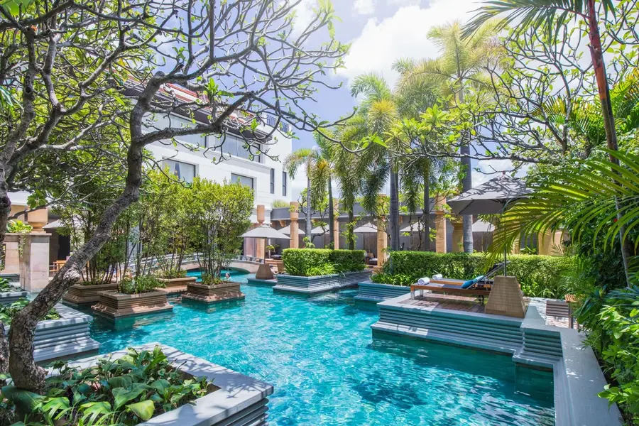 Freeform-Swimming-Pool