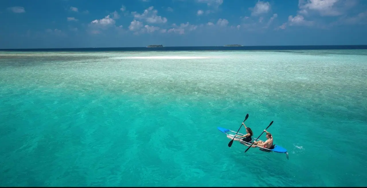 Baros-Maldives_Water-Sports_Transparent-Kayak-Copy-e1558451294310