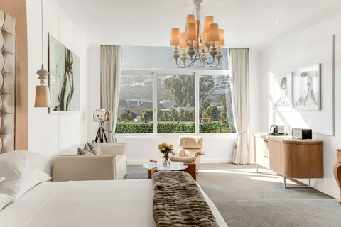 Superior Mountain Facing Room