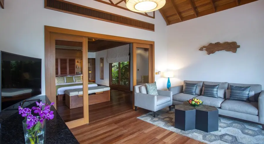 Baros-Maldives_Living-area_Baros-Suites-Copy-e1548261444389