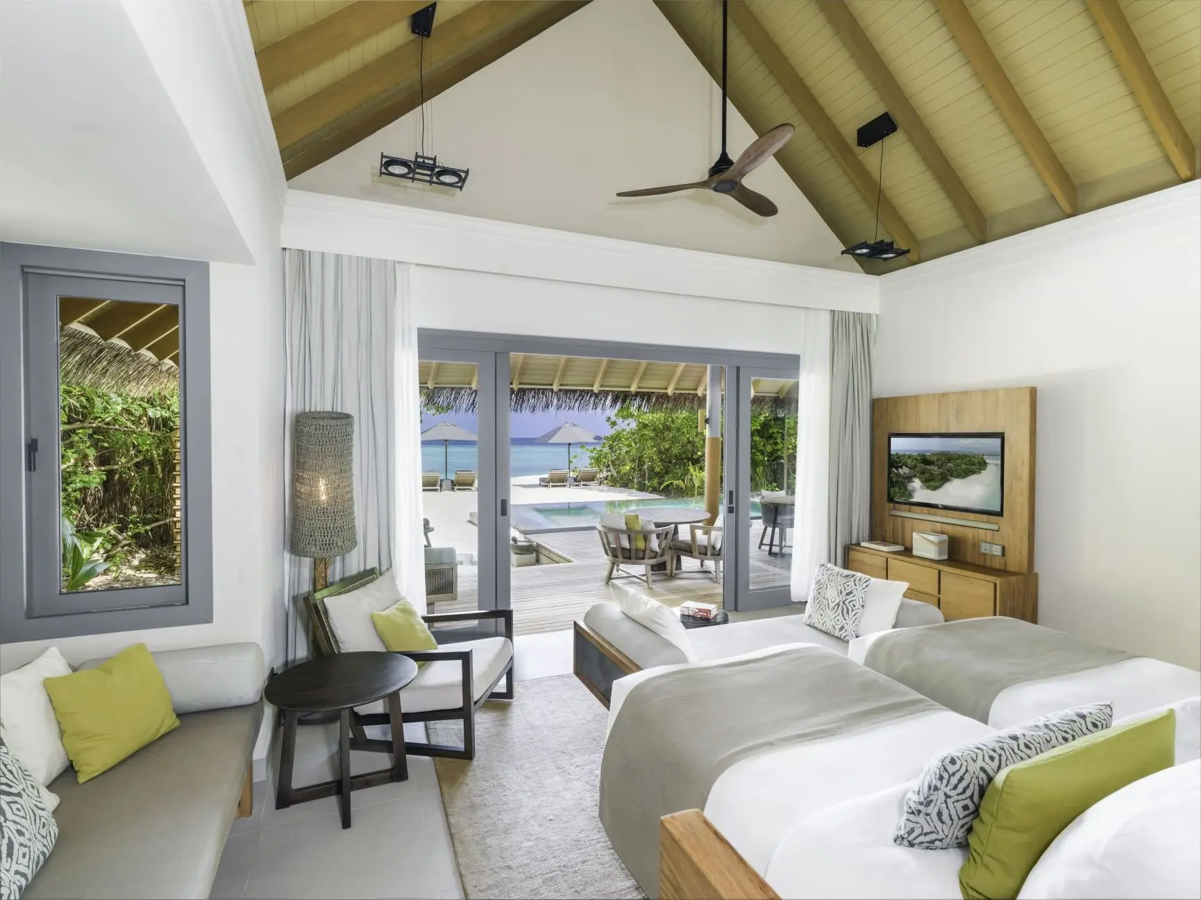 Two Bedroom Beach Pool Residence - Twin Bedroom