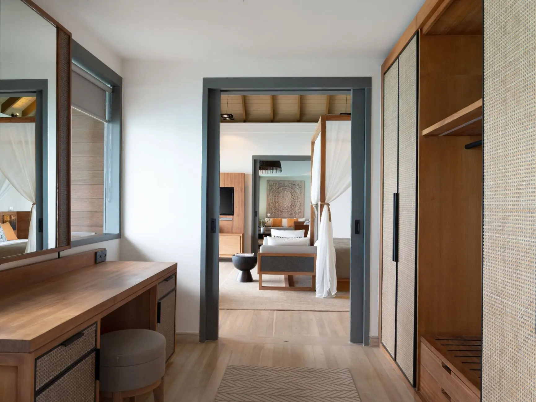 One Bedroom Over Water Pool Residence_Walk in Closet