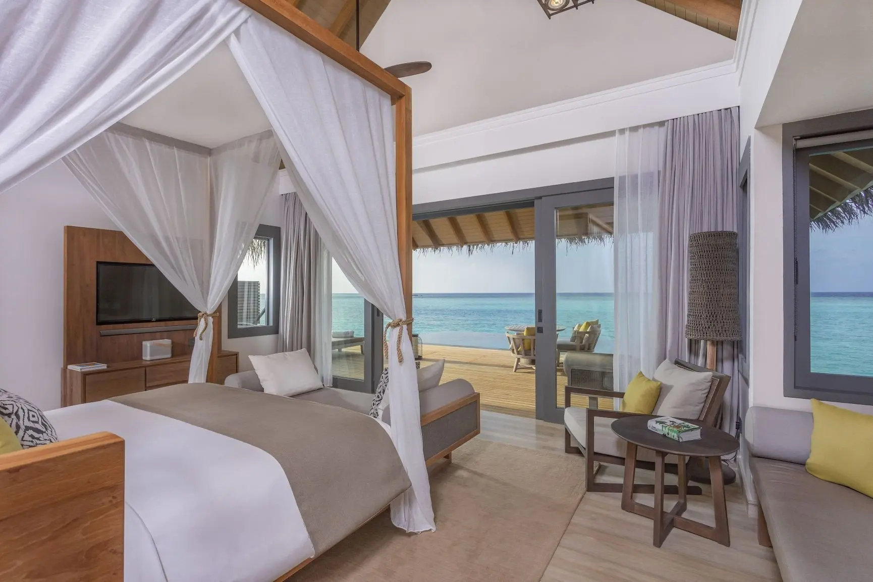 Over Water Family Pool Villa_Master Bedroom
